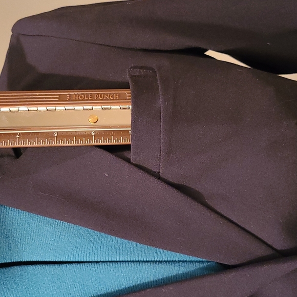 Calvin Klein Suit Set w/ Skirt & 2 Button Jacket / Size 4P - Picture 9 of 16